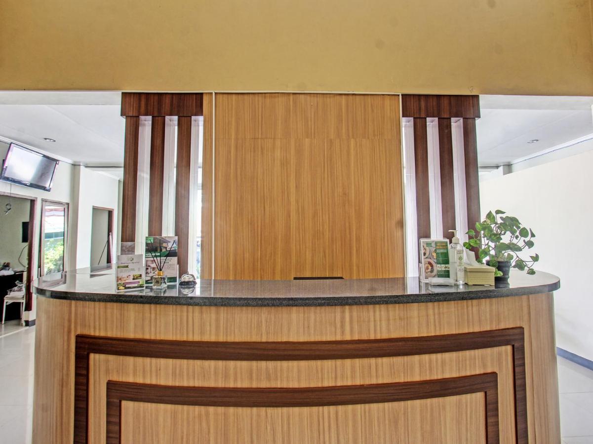 Oyo 91617 Hotel Mutiara Lombok Luaran gambar